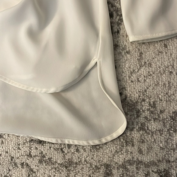 Calvin Klein women’s 3/4 bell sleeve blouse - Picture 3 of 4